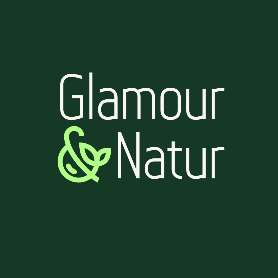 Designed by MACROBOCUS: Firmenlogo Glamour and Natur, Schmuck und Geschenke mit natürlichen Blumen Logodesign: Glamour and Natur